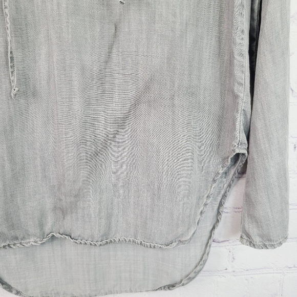 Anthro. Cloth & Stone Lace Up Top - Picture 6 of 9